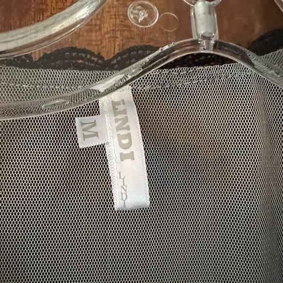 LINDI Beautiful Top / cover up - Picture 7 of 7